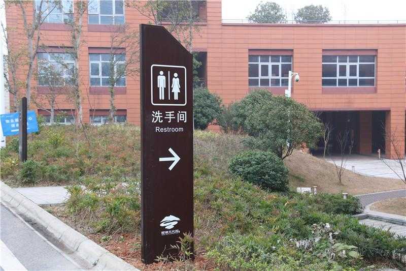 在標識設計中，箭頭起到什么作用呢？